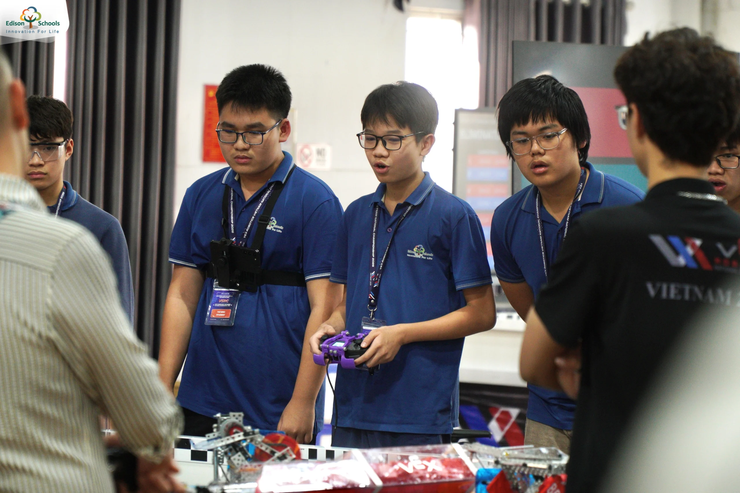 Đội Robotics Vex T5 trường THPT Edison Ecopark xuất sắc giành giải Tournament Champions tại Vòng Chung kết giải Vô địch quốc gia việt nam Vex Robotics 2026