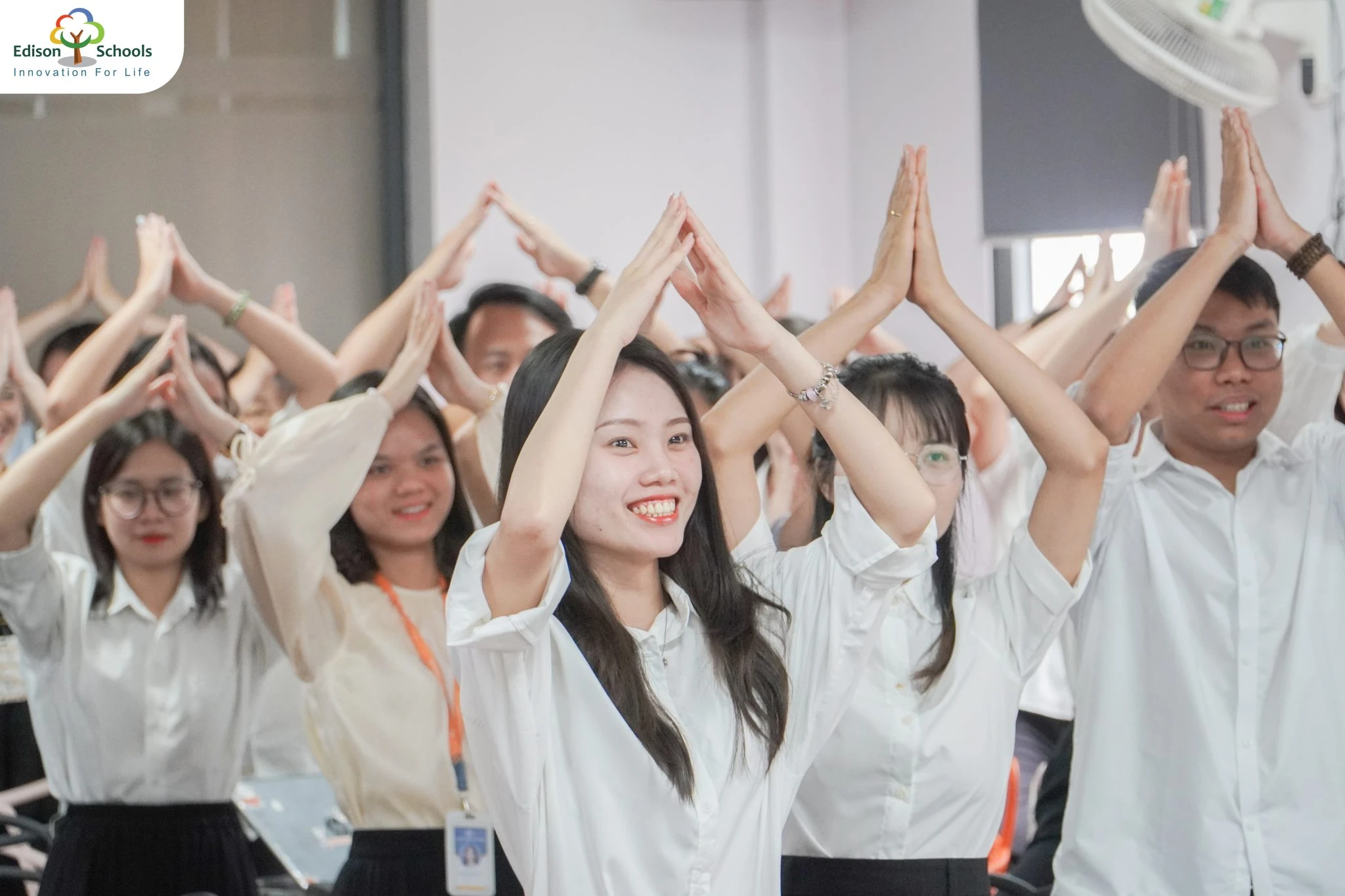 Chào đóng các thành viên mới đến với Edison Schools An Khánh