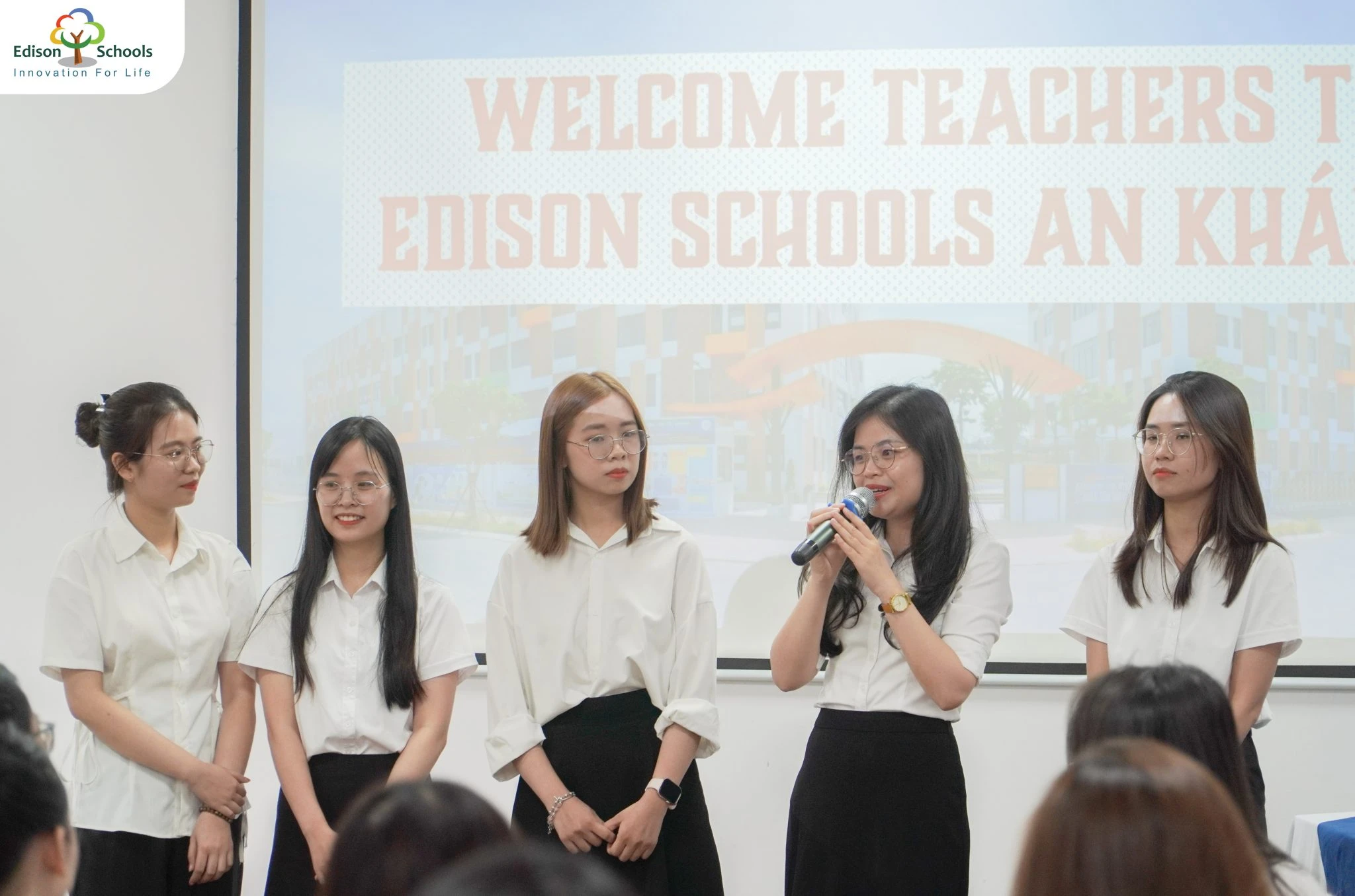 Chào đóng các thành viên mới đến với Edison Schools An Khánh