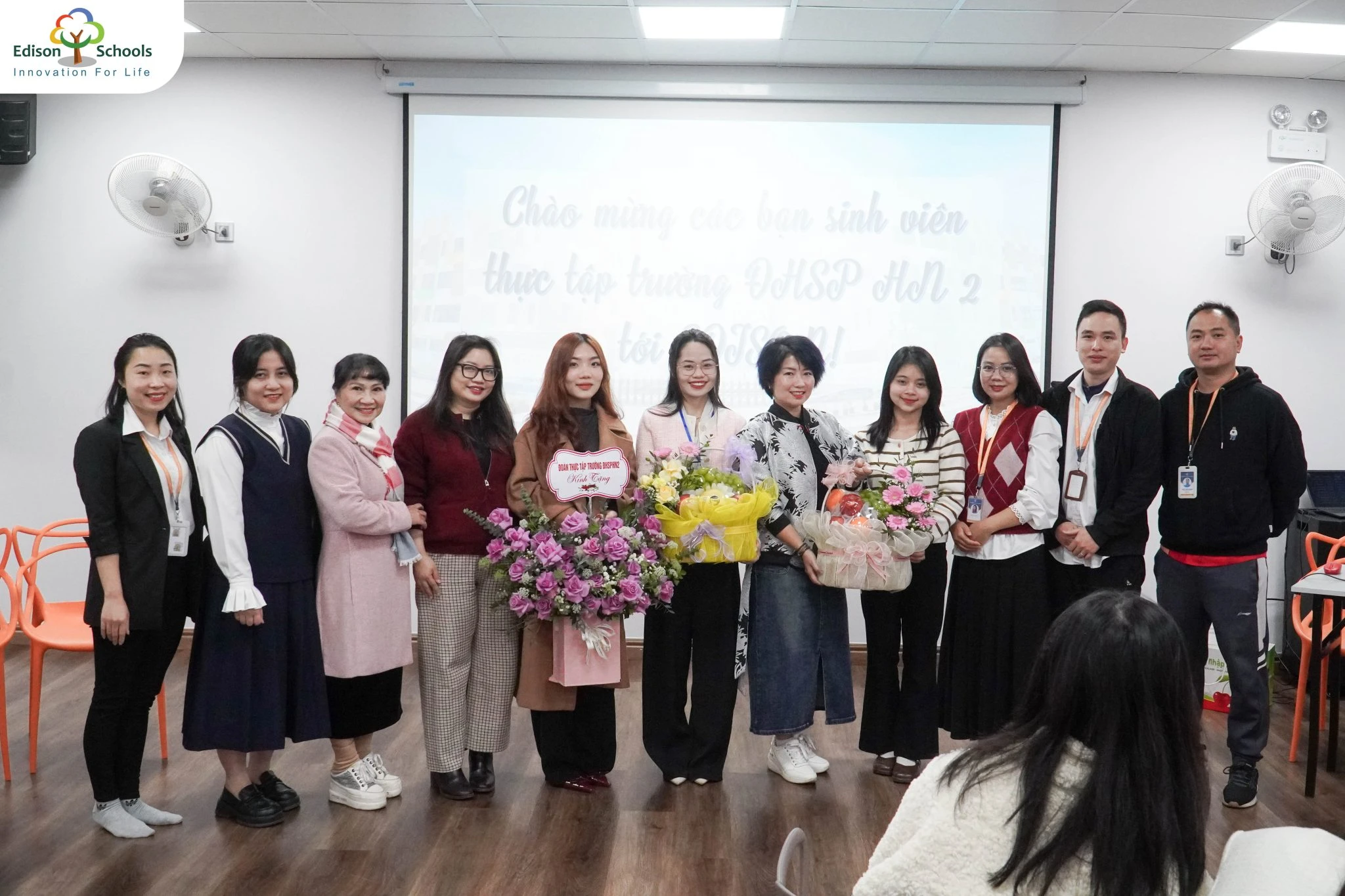 Chào đón đoàn giáo sinh thực tập từ trường Đại học Sư phạm Hà Nội 2