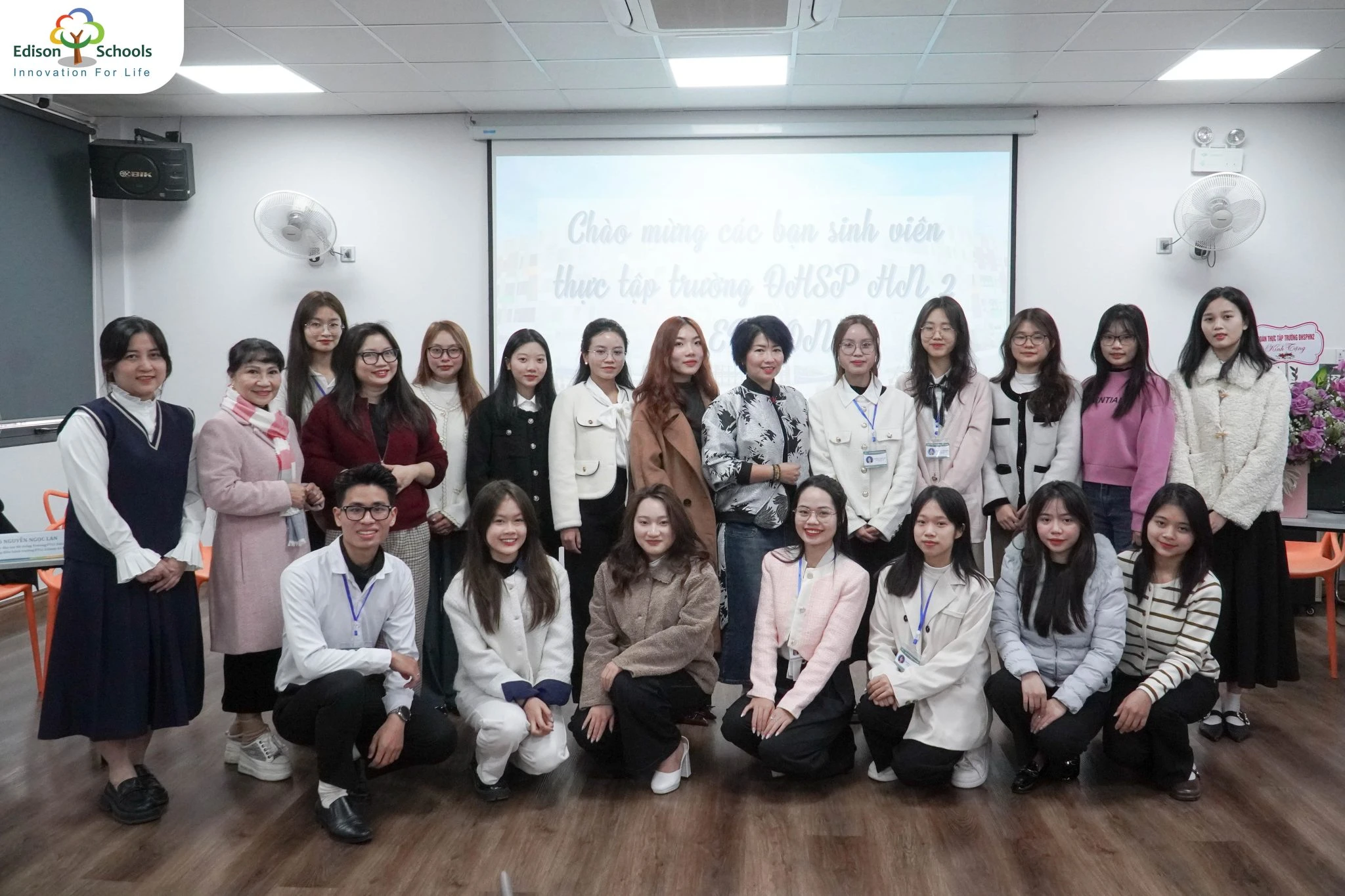 Chào đón đoàn giáo sinh thực tập từ trường Đại học Sư phạm Hà Nội 2