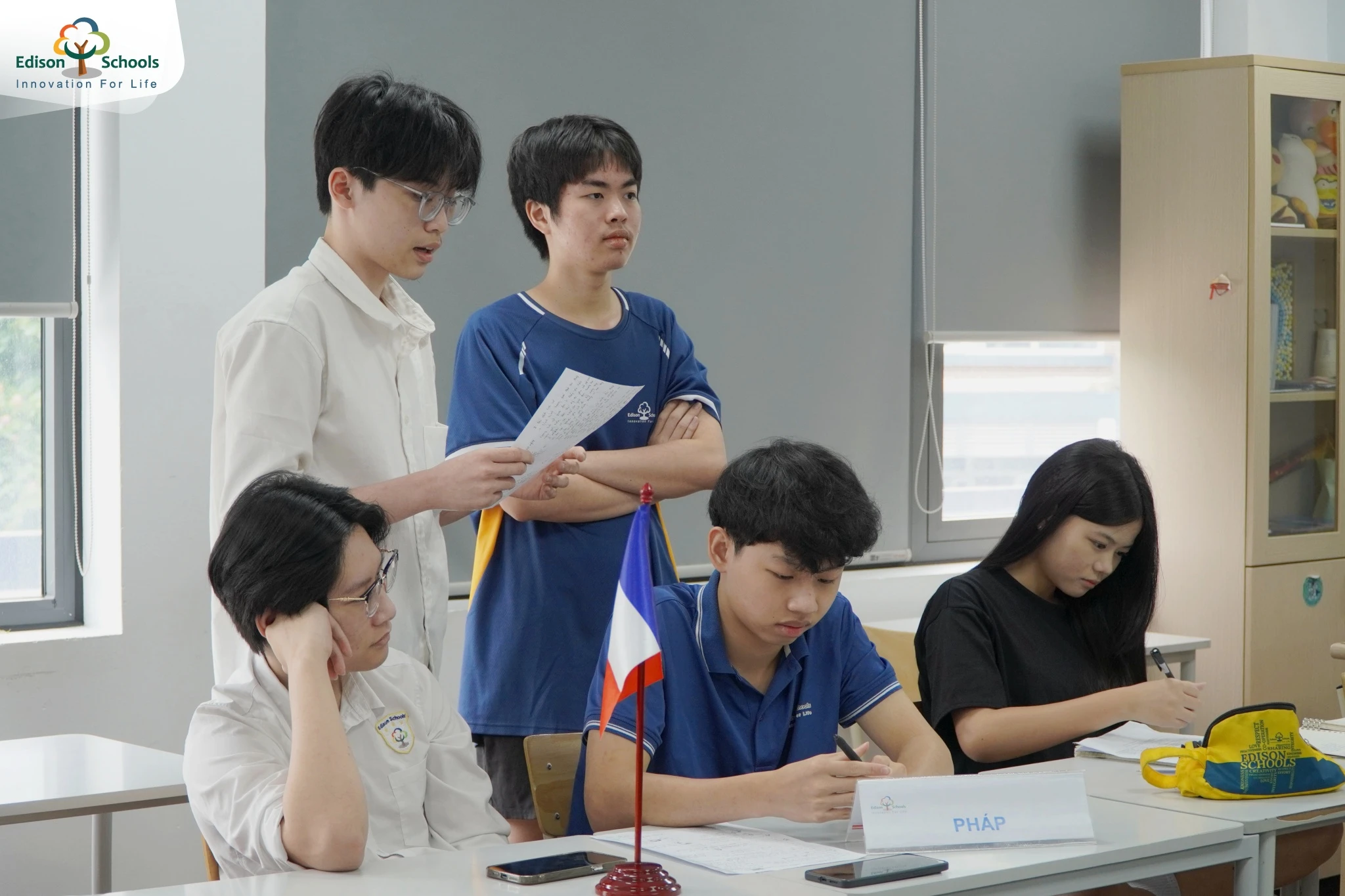 học sinh edison tranh biện