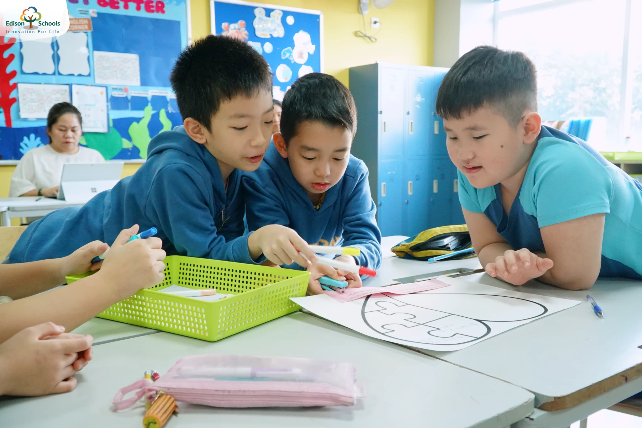 Học sinh tiểu học edison học môn kỹ năng sống