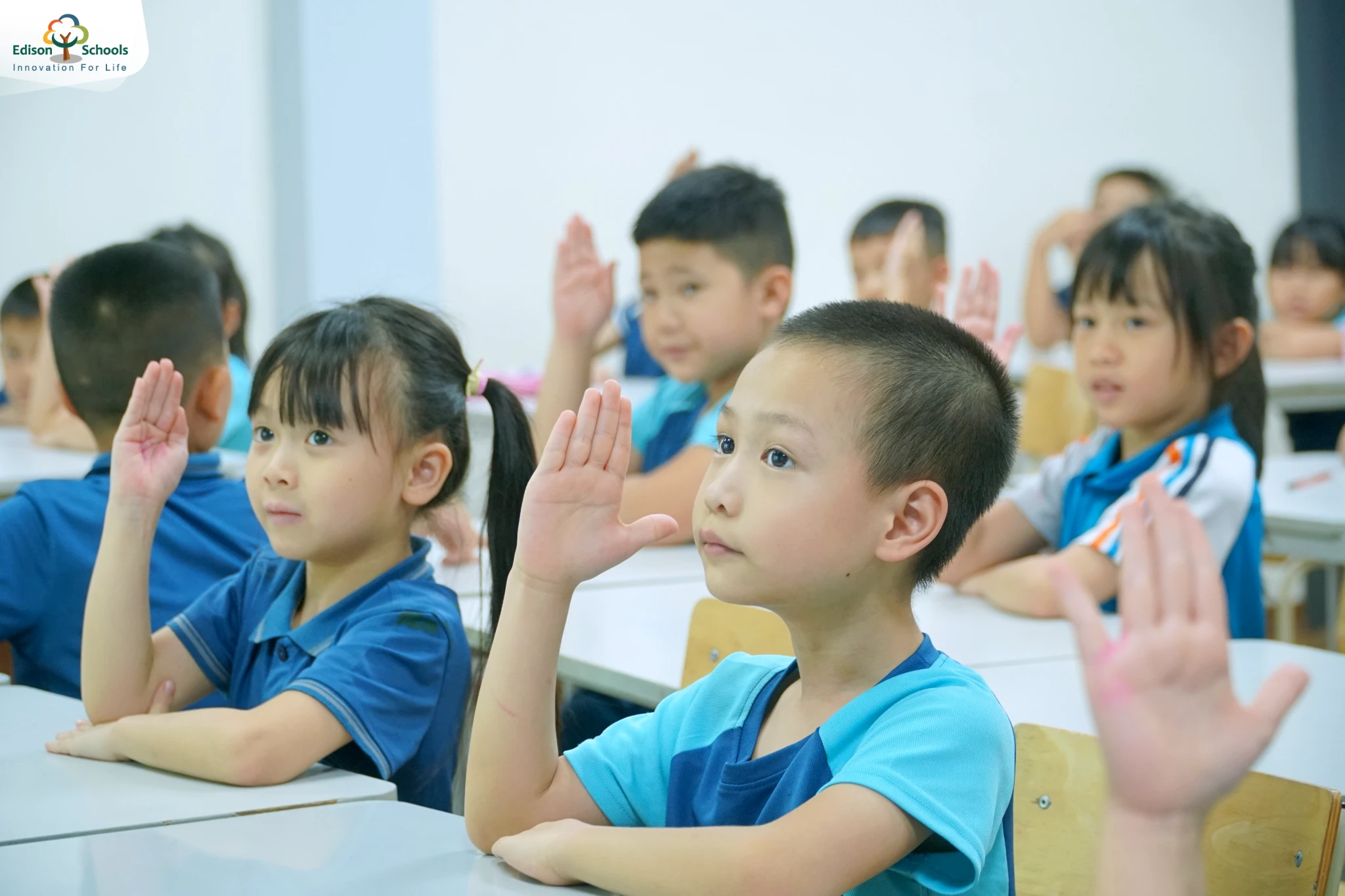 Tiết học kỹ năng sống của học sinh lớp 2 tại Edison Schools với các hoạt động thực hành trong lớp