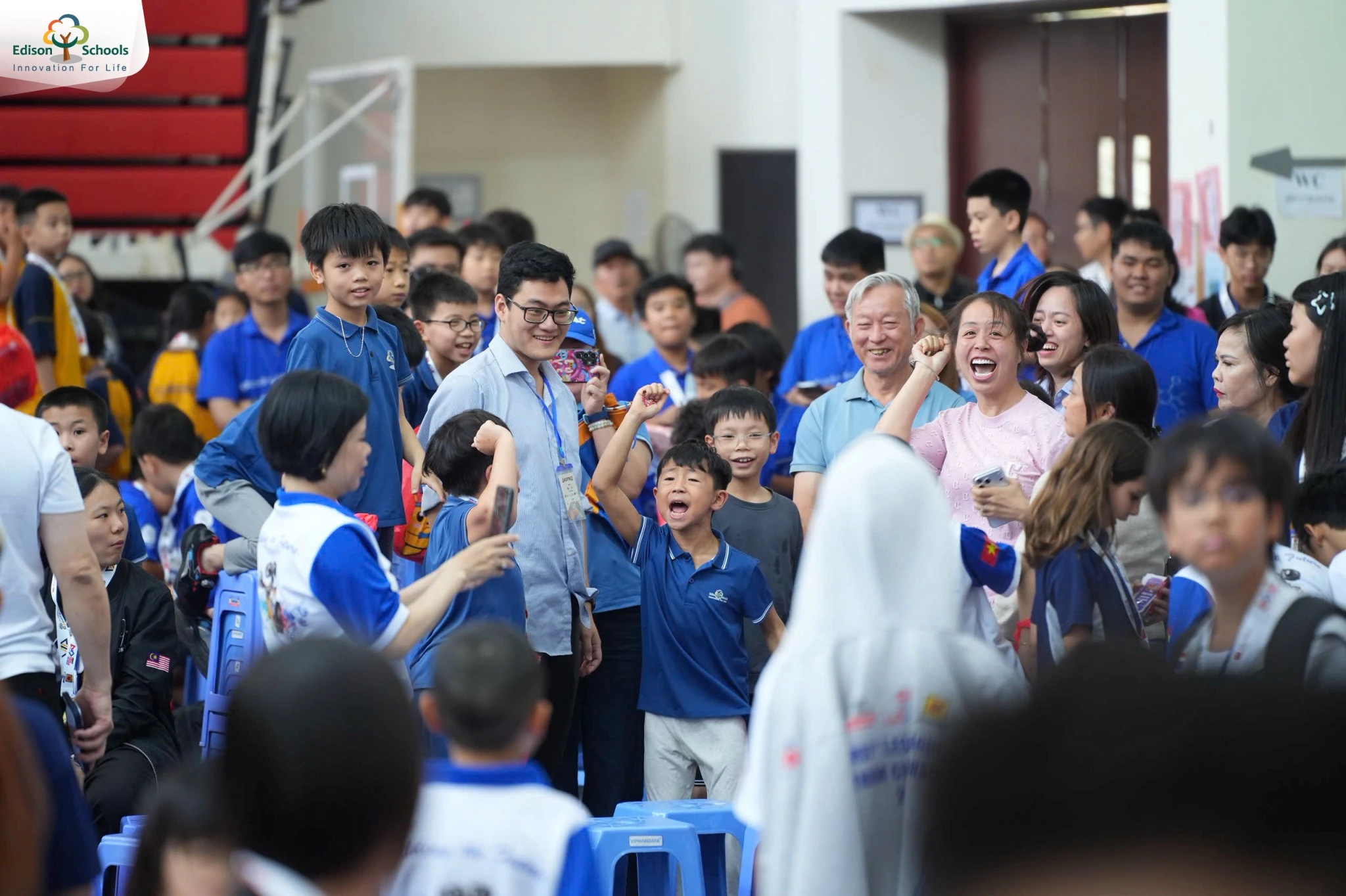 Các đội tuyển (First LEGO League Trường Tiểu học Edison Ecopark vui mừng giành chiến thắng tại chung kết